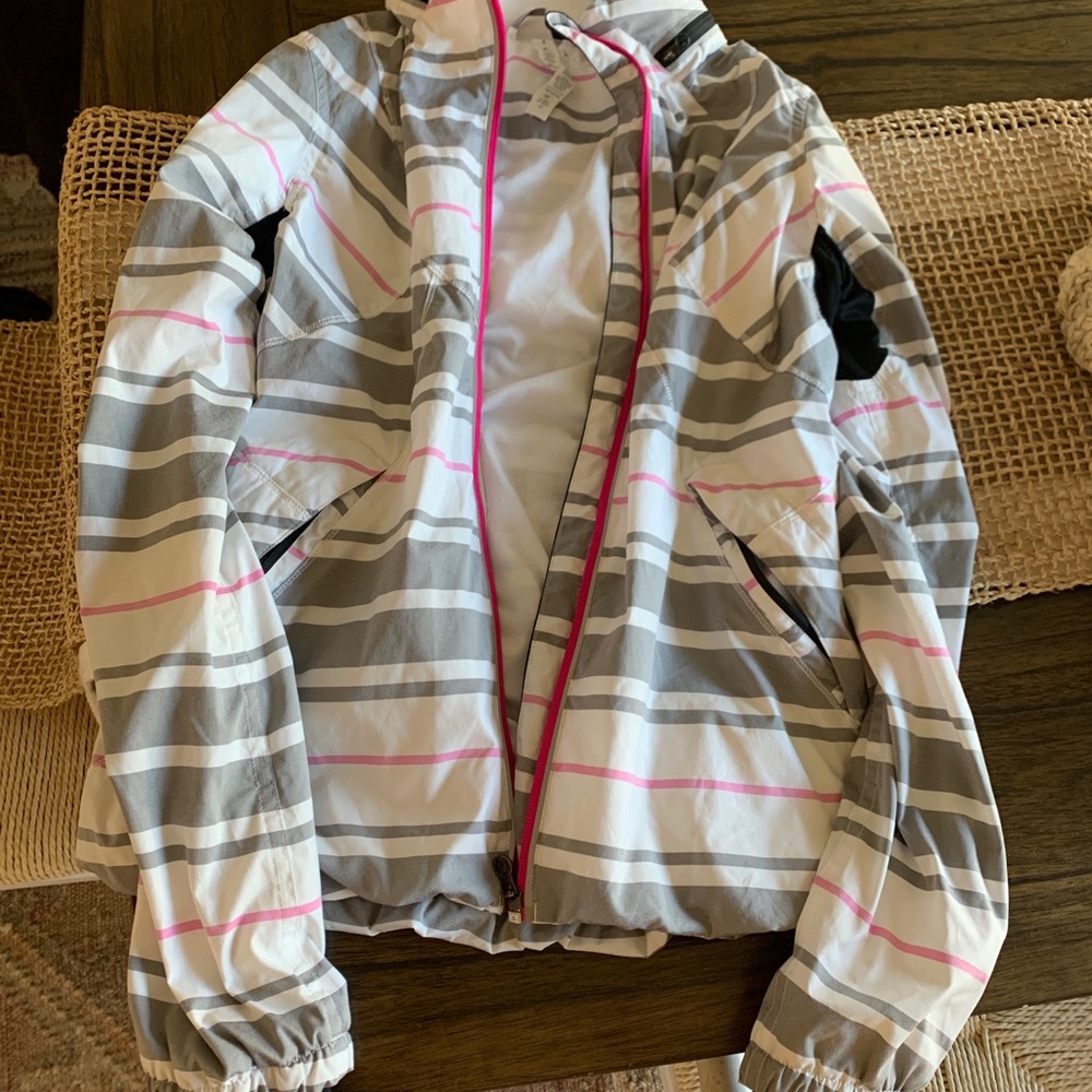 Lululemon stripe hooded windbreaker